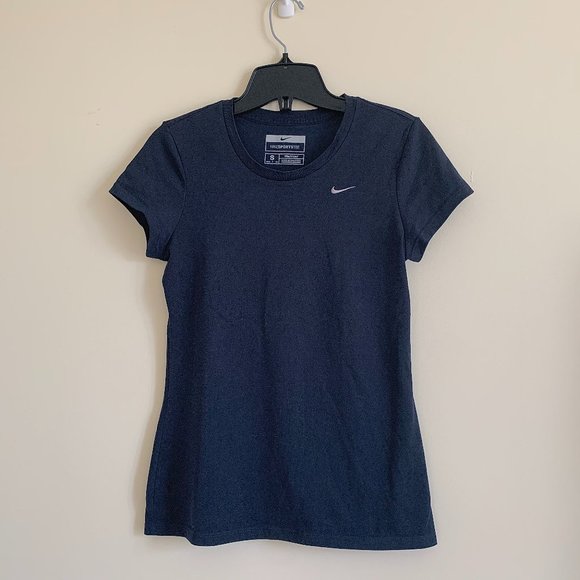 ✔️Nike Athletic Top✔️ - Picture 2 of 4